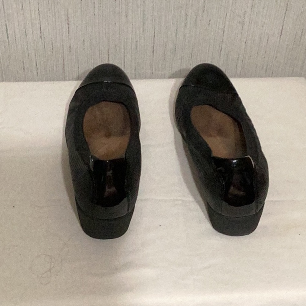 Claire’s Artisan Loafers/Wedges, black, & size 7.